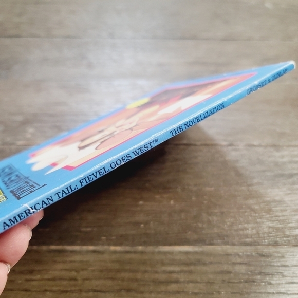 Vintage 90s 1991 An American Tail Fieval Goes West Book Steven Spielberg - Picture 3 of 5